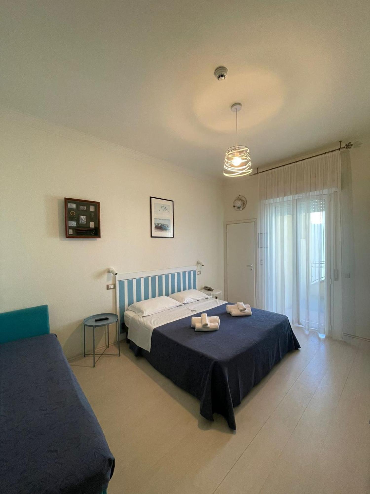 Hotel Dei Platani Rimini Exteriör bild